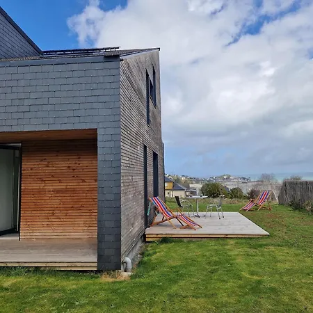 Nyaraló With Superb Sea View, Access 400 M