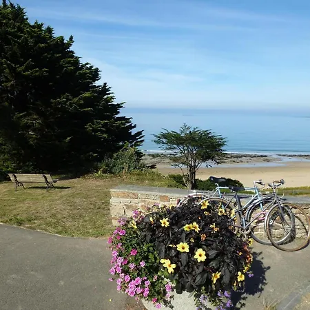 With Superb Sea View, Access 400 M Hébergement de vacances