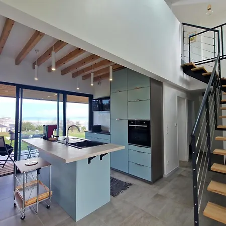 With Superb Sea View, Access 400 M Hébergement de vacances Locquirec