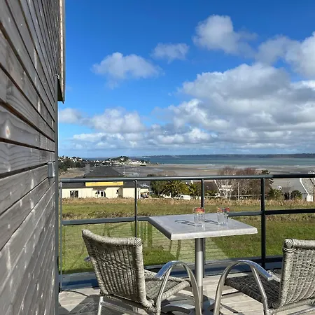 With Superb Sea View, Access 400 M *