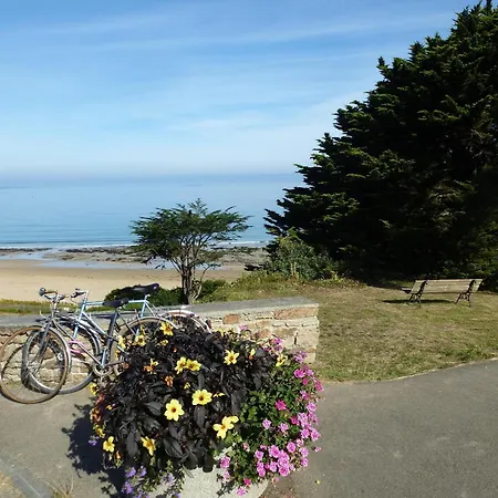 With Superb Sea View, Access 400 M Hébergement de vacances *